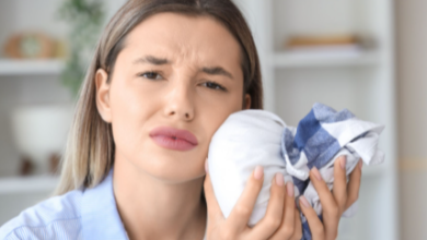 How Can I Manage Pain and Swelling After Extraction?